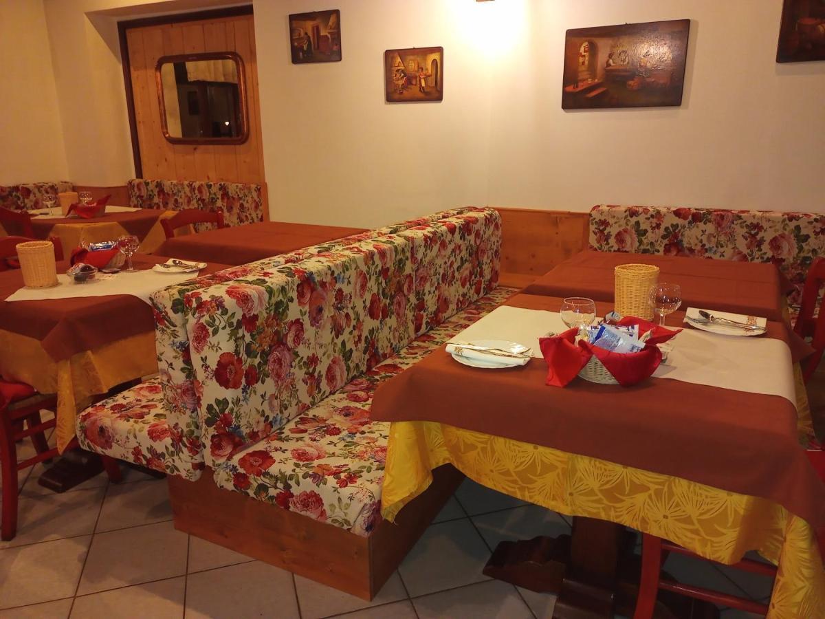 Albergo Martinet Вернанте Экстерьер фото