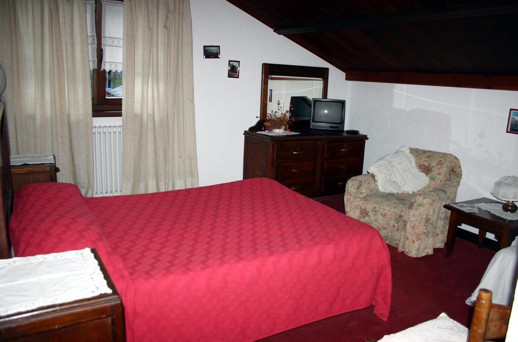 Albergo Martinet Вернанте Экстерьер фото