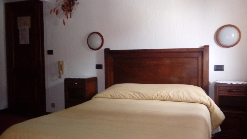 Albergo Martinet Вернанте Экстерьер фото