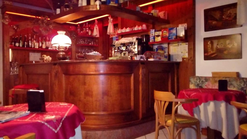 Albergo Martinet Вернанте Экстерьер фото